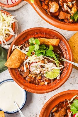  Pozole Rojo! Ein herzhaftes und würziges mexikanisches Abenteuer aus Cuernavaca